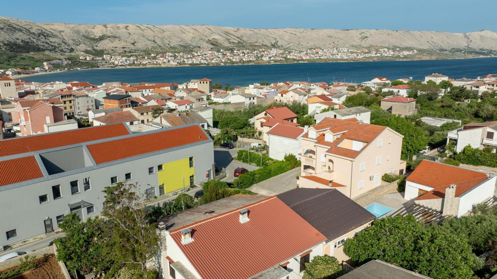 Apartment Wish - Two Bedrooms With 2 Ac Renewed Pag Town Exterior photo
